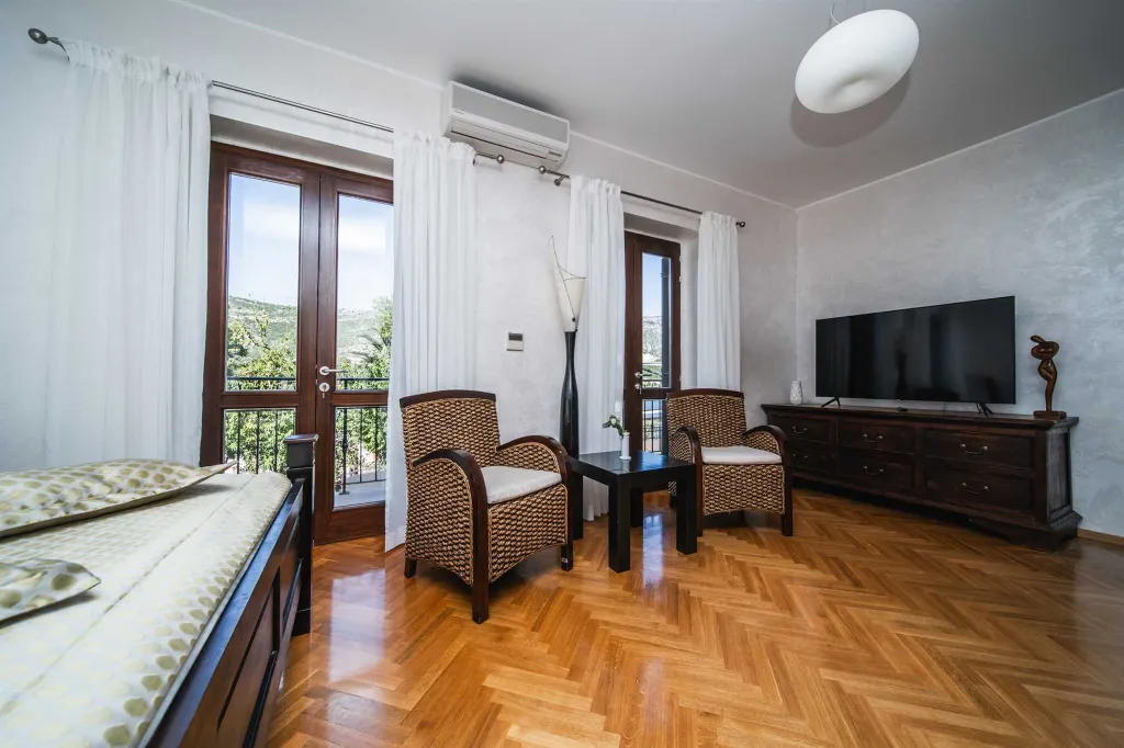 Dubrovnik 5-Bedroom Villa with Private Heated Pool