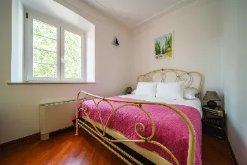 4-Bedroom Villa with Private Heated Pool in Čilipi