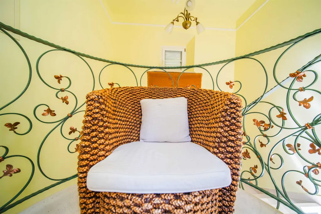 4-Bedroom Villa with Private Heated Pool in Čilipi