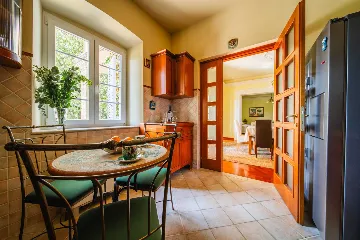 4-Bedroom Villa with Private Heated Pool in Čilipi