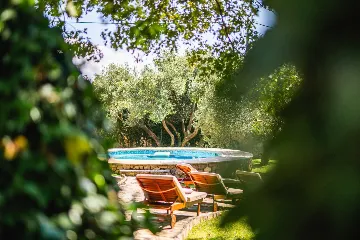 4-Bedroom Villa with Private Heated Pool in Čilipi