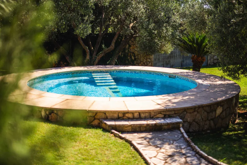 4-Bedroom Villa with Private Heated Pool in Čilipi