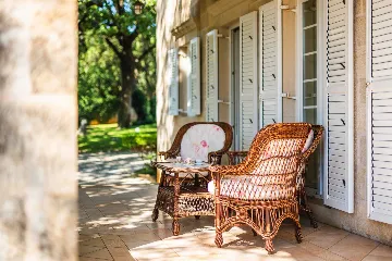 4-Bedroom Villa with Private Heated Pool in Čilipi