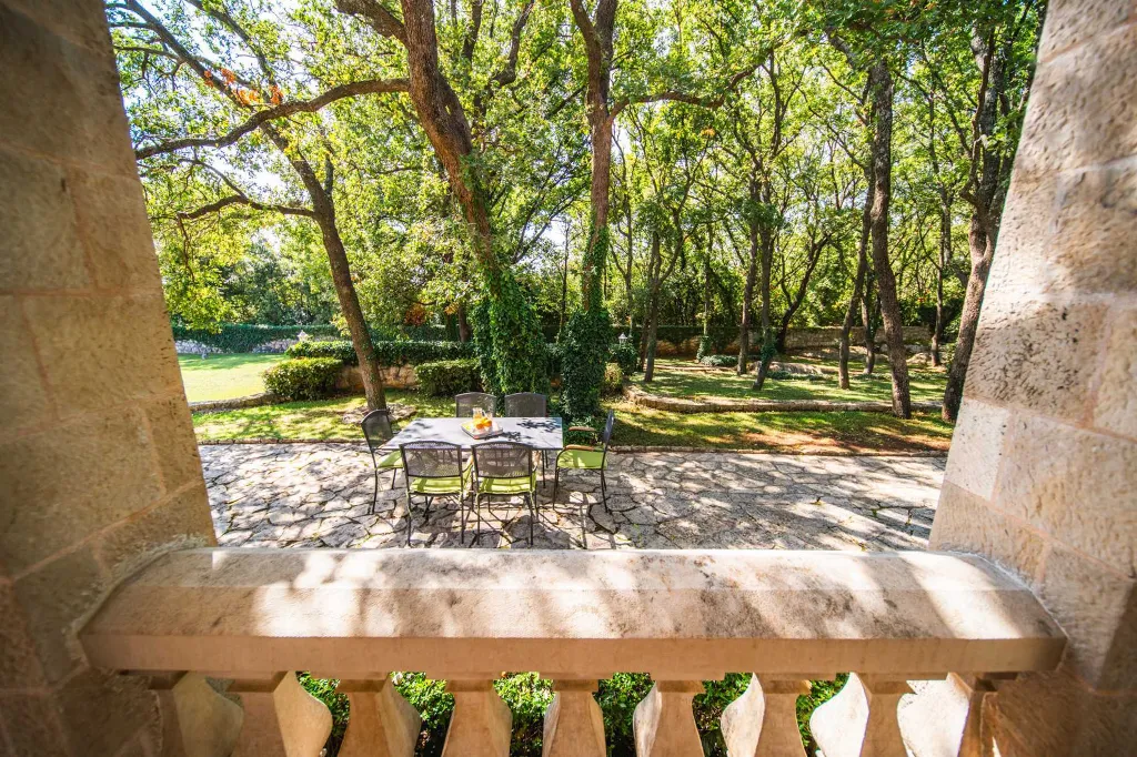 4-Bedroom Villa with Private Heated Pool in Čilipi