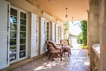 4-Bedroom Villa with Private Heated Pool in Čilipi