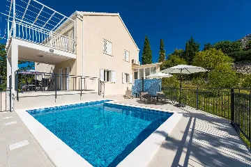 Mlini Villa for 6 Guests with Private Pool