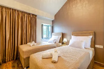 Seafront Villa with Private Pool, Sleeps 8 in Korčula