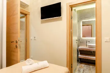 Seafront Villa with Private Pool, Sleeps 8 in Korčula