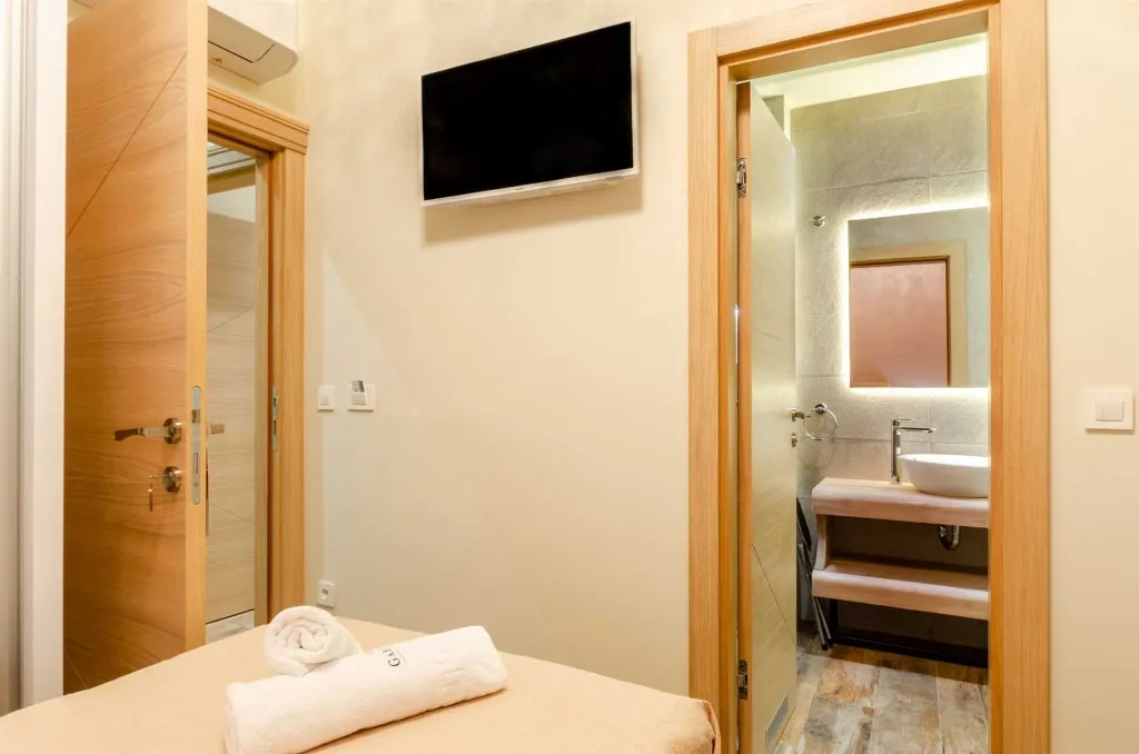 Seafront Villa with Private Pool, Sleeps 8 in Korčula