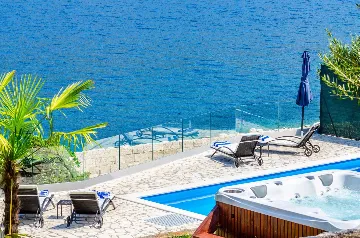 Seafront Villa with Private Pool, Sleeps 8 in Korčula