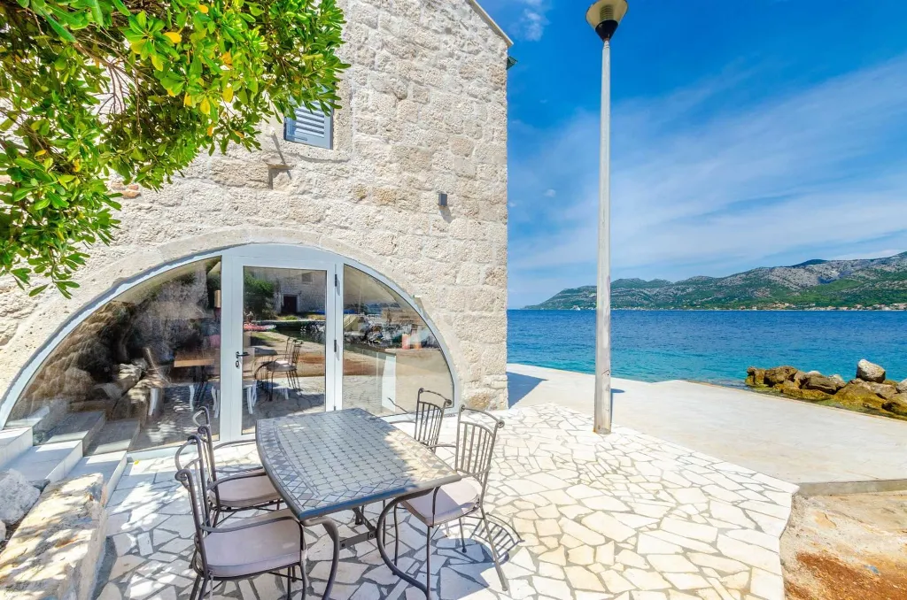 Seafront Villa with Private Pool, Sleeps 8 in Korčula