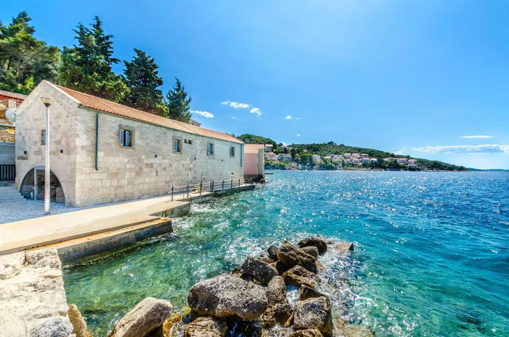 Seafront Villa with Private Pool, Sleeps 8 in Korčula