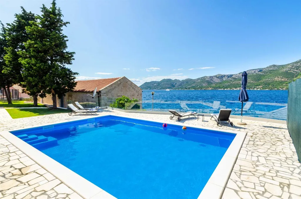 Seafront Villa with Private Pool, Sleeps 8 in Korčula