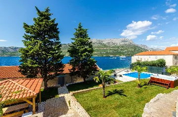 Seafront Villa with Private Pool, Sleeps 8 in Korčula