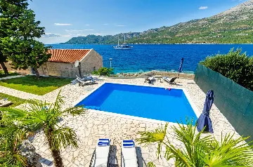 Seafront Villa with Private Pool, Sleeps 8 in Korčula