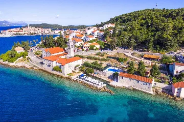 Seafront Villa with Private Pool, Sleeps 8 in Korčula