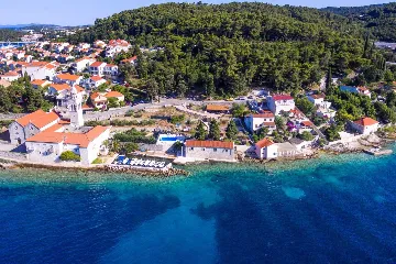 Seafront Villa with Private Pool, Sleeps 8 in Korčula