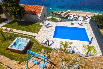 Seafront Villa with Private Pool, Sleeps 8 in Korčula