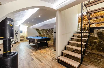 Seafront Villa with Private Pool, Sleeps 8 in Korčula