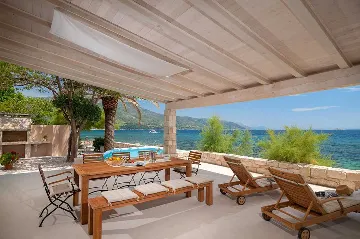 Orebić 3-Bedroom Villa with Private Saltwater Pool