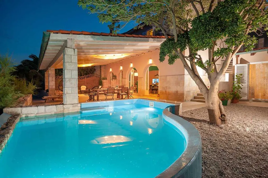 Orebić 3-Bedroom Villa with Private Saltwater Pool