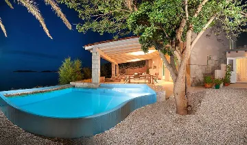 Orebić 3-Bedroom Villa with Private Saltwater Pool