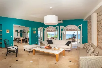 Orebić 3-Bedroom Villa with Private Saltwater Pool