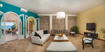 Orebić 3-Bedroom Villa with Private Saltwater Pool