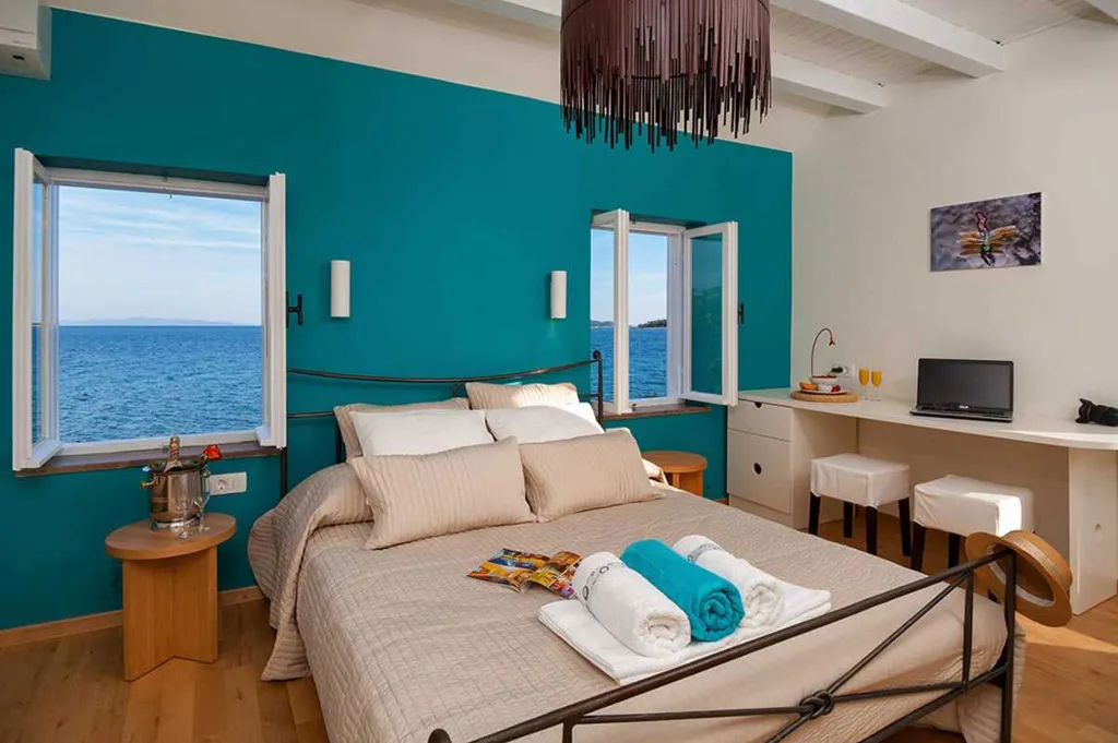 Orebić 3-Bedroom Villa with Private Saltwater Pool
