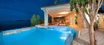 Orebić 3-Bedroom Villa with Private Saltwater Pool