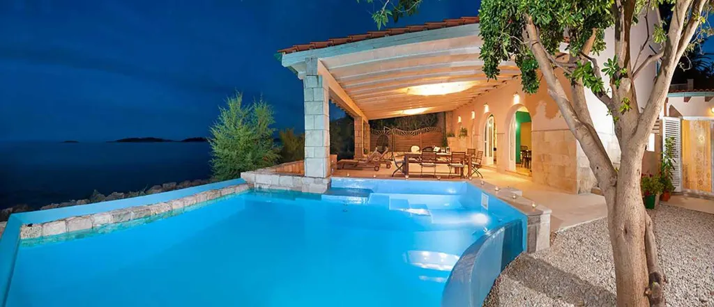 Orebić 3-Bedroom Villa with Private Saltwater Pool