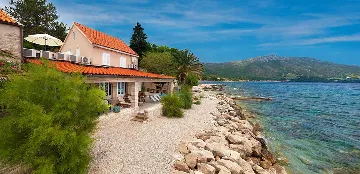 Orebić 3-Bedroom Villa with Private Saltwater Pool