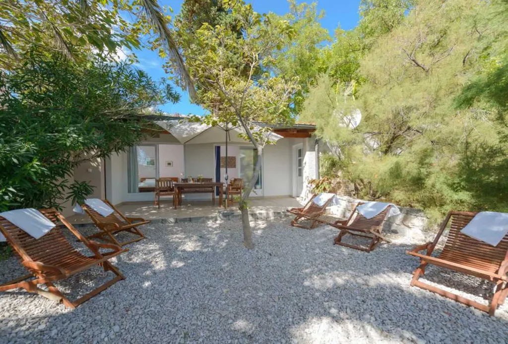 Orebić 3-Bedroom Villa with Private Saltwater Pool