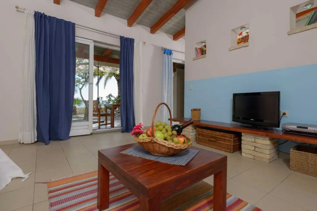 Orebić 3-Bedroom Villa with Private Saltwater Pool