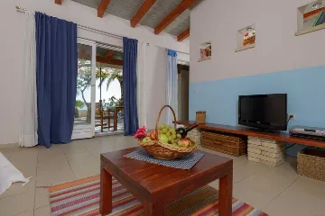 Orebić 3-Bedroom Villa with Private Saltwater Pool