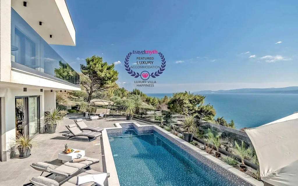 Stanići Villa for 8+2 Guests with Pool & Jacuzzi