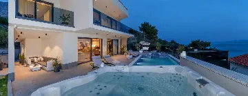 Stanići Villa for 8+2 Guests with Pool & Jacuzzi