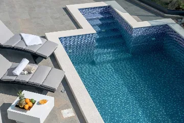 Stanići Villa for 8+2 Guests with Pool & Jacuzzi