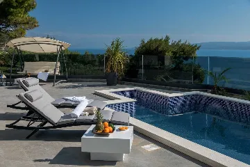 Stanići Villa for 8+2 Guests with Pool & Jacuzzi