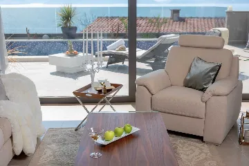 Stanići Villa for 8+2 Guests with Pool & Jacuzzi