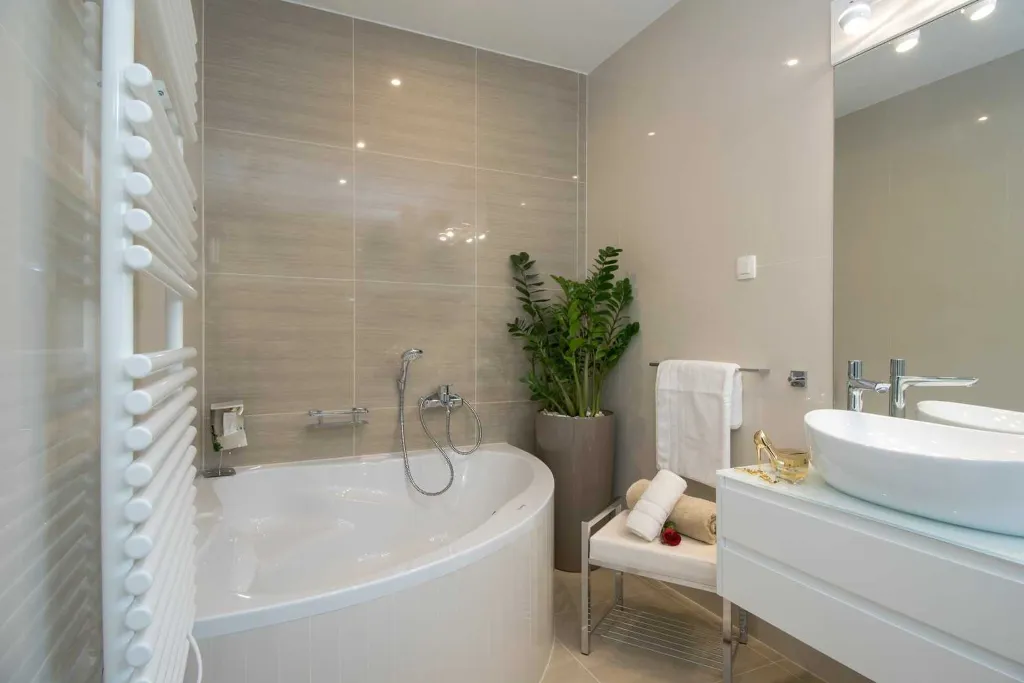 Stanići Villa for 8+2 Guests with Pool & Jacuzzi