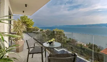 Stanići Villa for 8+2 Guests with Pool & Jacuzzi