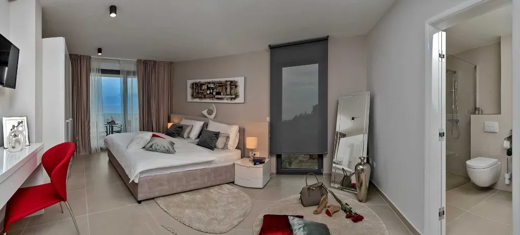 Stanići Villa for 8+2 Guests with Pool & Jacuzzi
