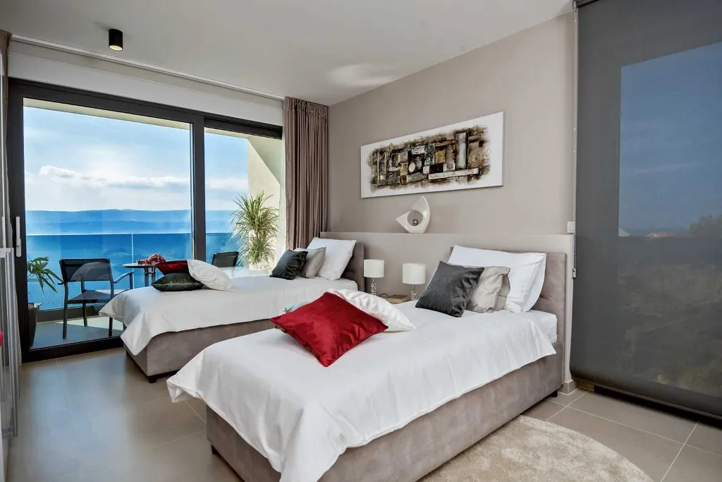 Stanići Villa for 8+2 Guests with Pool & Jacuzzi