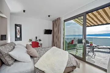 Stanići Villa for 8+2 Guests with Pool & Jacuzzi