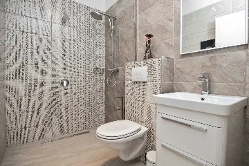 Stanići Villa for 8+2 Guests with Pool & Jacuzzi