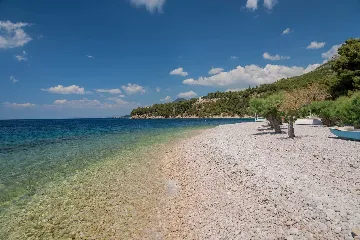 Stanići Villa for 8+2 Guests with Pool & Jacuzzi