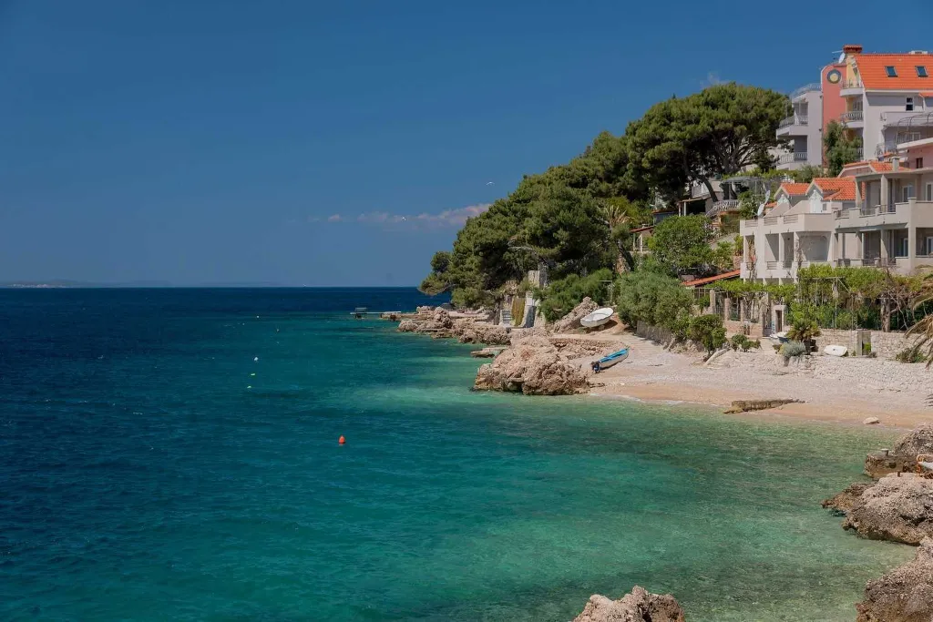Stanići Villa for 8+2 Guests with Pool & Jacuzzi