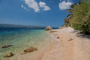 Stanići Villa for 8+2 Guests with Pool & Jacuzzi