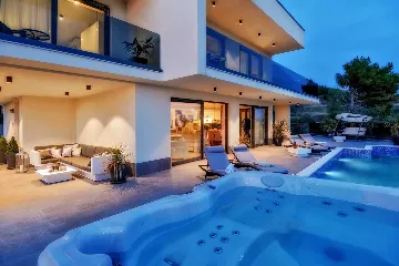 Stanići Villa for 8+2 Guests with Pool & Jacuzzi